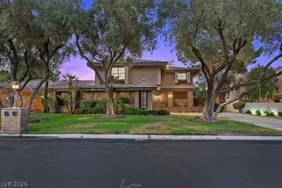 820 Pinehurst Drive, Las Vegas, NV 89109 Front of Structure