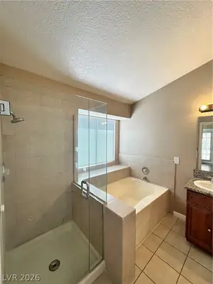 3910 Amy Marie Court, Las Vegas, NV 89103 Primary Bathroom