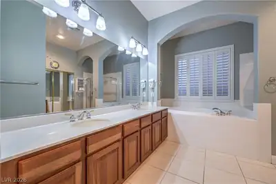 7228 Dusty Cloud Street, Las Vegas, NV 89149 Primary Bathroom