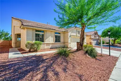 7530 Splashing Rock Drive, Las Vegas, NV 89131 Front of Structure