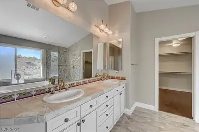 1693 Ravanusa Drive, Henderson, NV 89052 Primary Bathroom