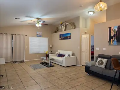 868 Worrell Avenue Living Room