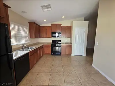 7876 CROWNBEARD Street, Las Vegas, NV 89149 Kitchen