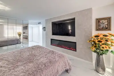 205 East Harmon Avenue 507 Bedroom