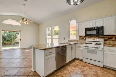 9530 Redstar Street, Las Vegas, NV 89123 Kitchen