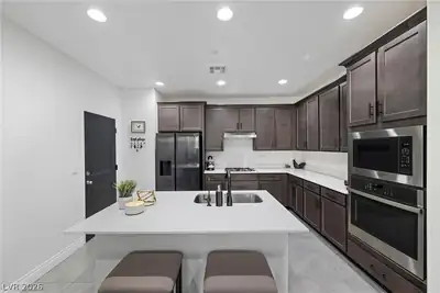 976 East Sunset Road Kitchen