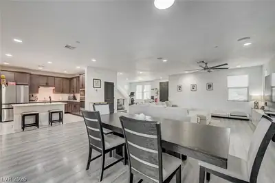 976 East Sunset Road Dining Area