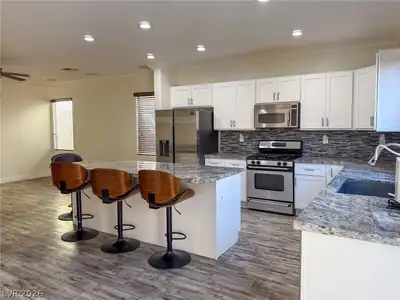 9156 Weeping Hollow Avenue, Las Vegas, NV 89178 Kitchen