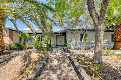 1920 Parkchester Drive, Las Vegas, NV 89108 Front of Structure