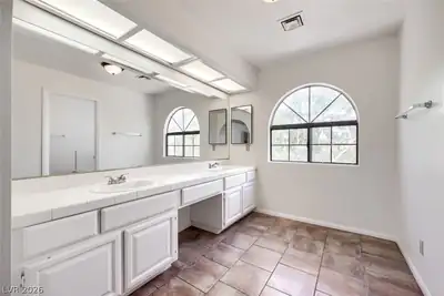9000 Feather River Court, Las Vegas, NV 89117 Primary Bathroom
