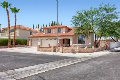 9000 Feather River Court, Las Vegas, NV 89117 Front of Structure