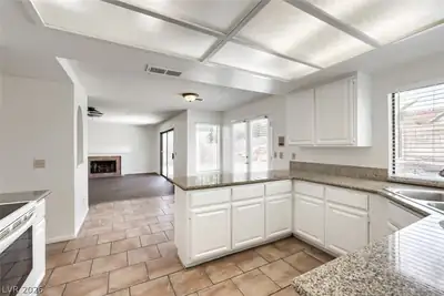 9000 Feather River Court, Las Vegas, NV 89117 Kitchen