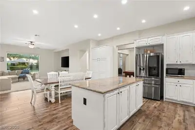 25 Kittansett Loop, Henderson, NV 89052 Kitchen