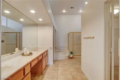 2900 Hawksdale Drive, Las Vegas, NV 89134 Primary Bathroom