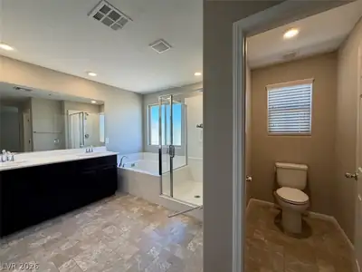 3832 Autumn America Place, North Las Vegas, NV 89032 Primary Bathroom