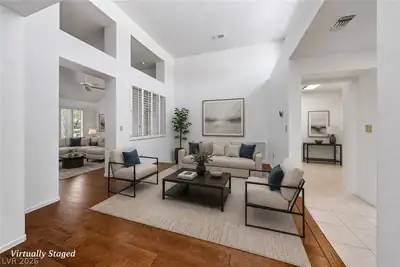 2648 Highvale Drive Living Room