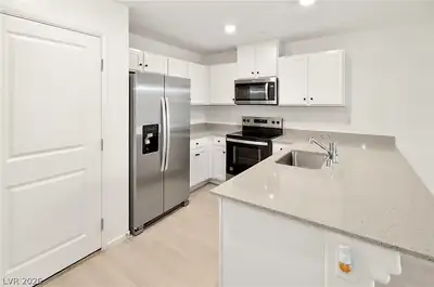 10923 Heatherford Avenue, Las Vegas, NV 89166 Kitchen
