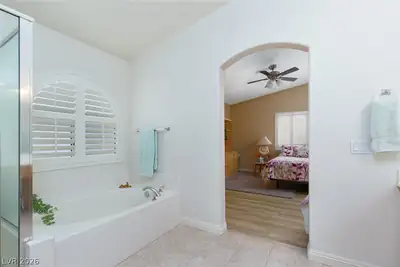 6016 Resort Ridge Street, Las Vegas, NV 89130 Primary Bathroom