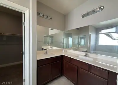 1805 Aria Lights Avenue, North Las Vegas, NV 89081 Primary Bathroom