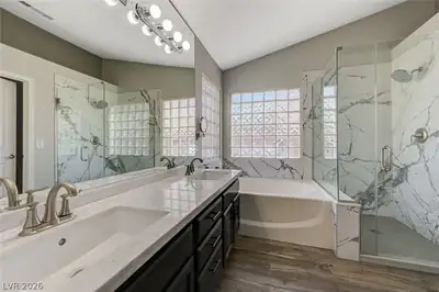 2746 Canarsy Court, Henderson, NV 89052 Primary Bathroom
