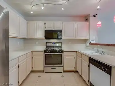 5125 West Reno Avenue 1055 Kitchen