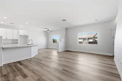 2050 North Los Feliz Street 179 Living Room