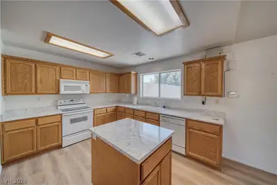 1801 West Dyer Road Kitchen