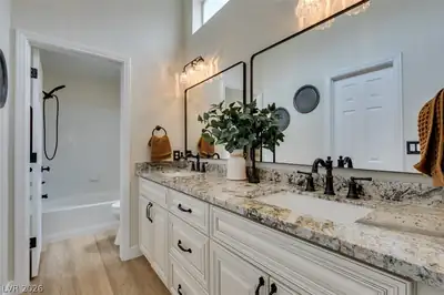 2052 Angel Falls Drive, Henderson, NV 89074 Primary Bathroom