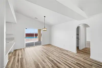 841 East Falcon Street Dining Area