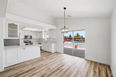 841 East Falcon Street Kitchen