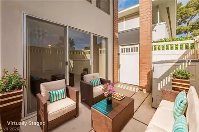 2831 GEARY Place 2911 Patio