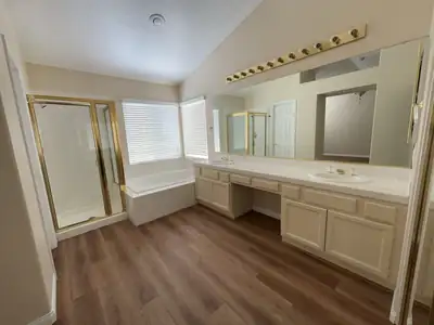 9765 Trail Rider Drive, Las Vegas, NV 89117 Primary Bathroom