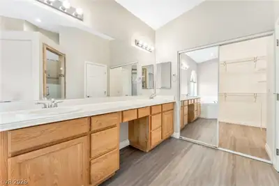 109 Whitetail Archery Avenue, North Las Vegas, NV 89084 Primary Bathroom