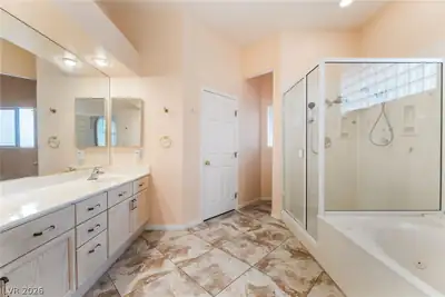3775 Rick Stratton Drive, Las Vegas, NV 89120 Primary Bathroom