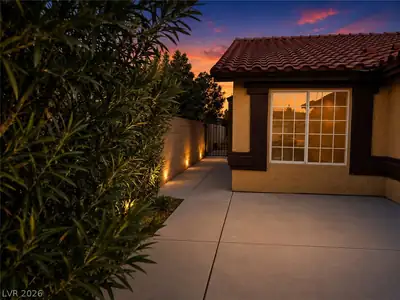 4021 Lighthouse Avenue, Las Vegas, NV 89110 Courtyard
