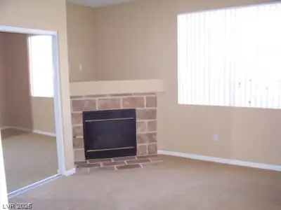 10237 King Henry 102 Living Room