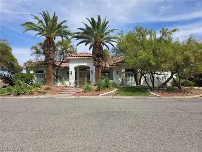 2100 Bogart Court, Las Vegas, NV 89117 Front of Structure
