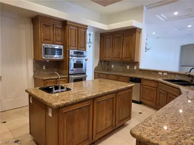 2100 Bogart Court, Las Vegas, NV 89117 Kitchen