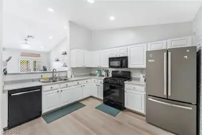 3404 Wexford Lane 101 Kitchen
