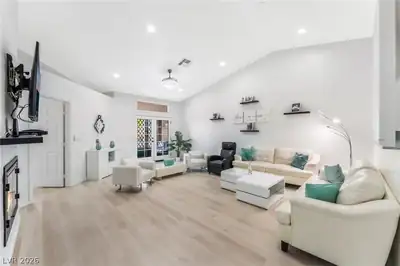 3404 Wexford Lane 101 Living Room