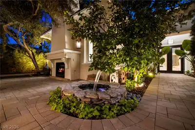 304 North Royal Ascot Drive Patio