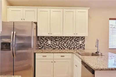 994 Trackers Glen Avenue, Henderson, NV 89015 Kitchen