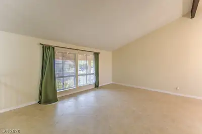 1529 Padova Drive, Las Vegas, NV 89117 Living Room