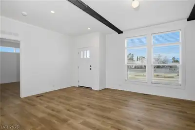 5621 East Saddletree Road Living Room