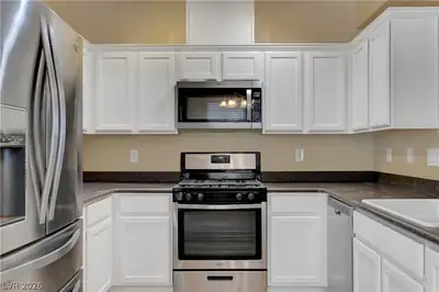 4685 Apulia Drive 202 Kitchen