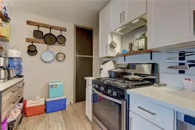 4821 Alameda Avenue, Las Vegas, NV 89110 Kitchen