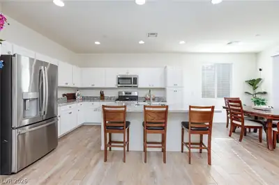 737 Cottonwood Hill Place, Henderson, NV 89011 Kitchen