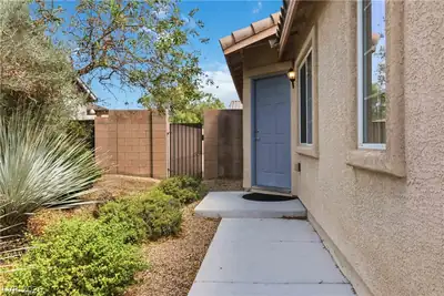 4524 Lower Deck Court, North Las Vegas, NV 89031 Living Room