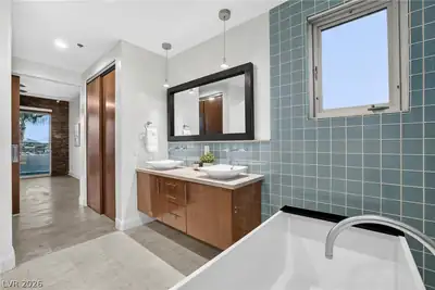 11441 Allerton Park Drive 401 Primary Bathroom
