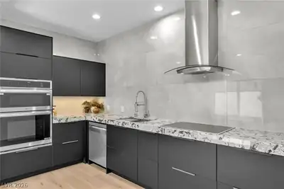 2861 Queens Courtyard Drive, Las Vegas, NV 89109 Kitchen